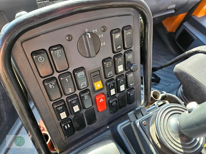 Traktor typu Mercedes-Benz Unimog U500 mit Kran, Automatik, Kipper, Zapfwelle, viele Extras , 1a Zustand, Gebrauchtmaschine w Hinterschmiding (Zdjęcie 10)