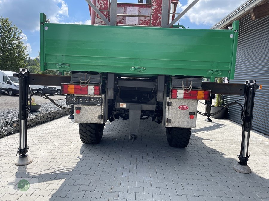 Traktor of the type Mercedes-Benz Unimog U500 mit Mega Kran, 17.30 Meter , 5x6 Kreis, Funk, Arbeitskorb, Reifendruckregelanlage , 1a Zustand, Gebrauchtmaschine in Hinterschmiding (Picture 9)