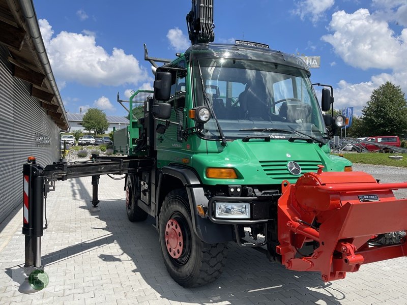 Traktor of the type Mercedes-Benz Unimog U500 mit Mega Kran, 17.30 Meter , 5x6 Kreis, Funk, Arbeitskorb, Reifendruckregelanlage , 1a Zustand, Gebrauchtmaschine in Hinterschmiding (Picture 12)