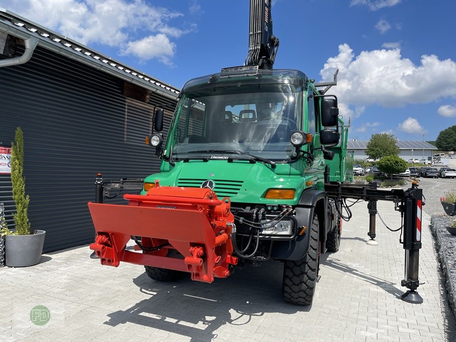 Traktor typu Mercedes-Benz Unimog U500 mit Mega Kran, 17.30 Meter , 5x6 Kreis, Funk, Arbeitskorb, Reifendruckregelanlage , 1a Zustand, Gebrauchtmaschine v Hinterschmiding (Obrázek 13)