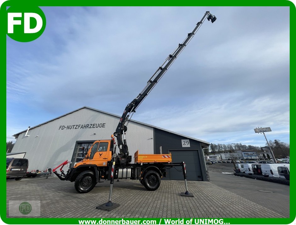 Traktor typu Mercedes-Benz Unimog U500 mit Mega Kran und Top Ausstattung , Einzelstück, Gebrauchtmaschine w Hinterschmiding (Zdjęcie 1)