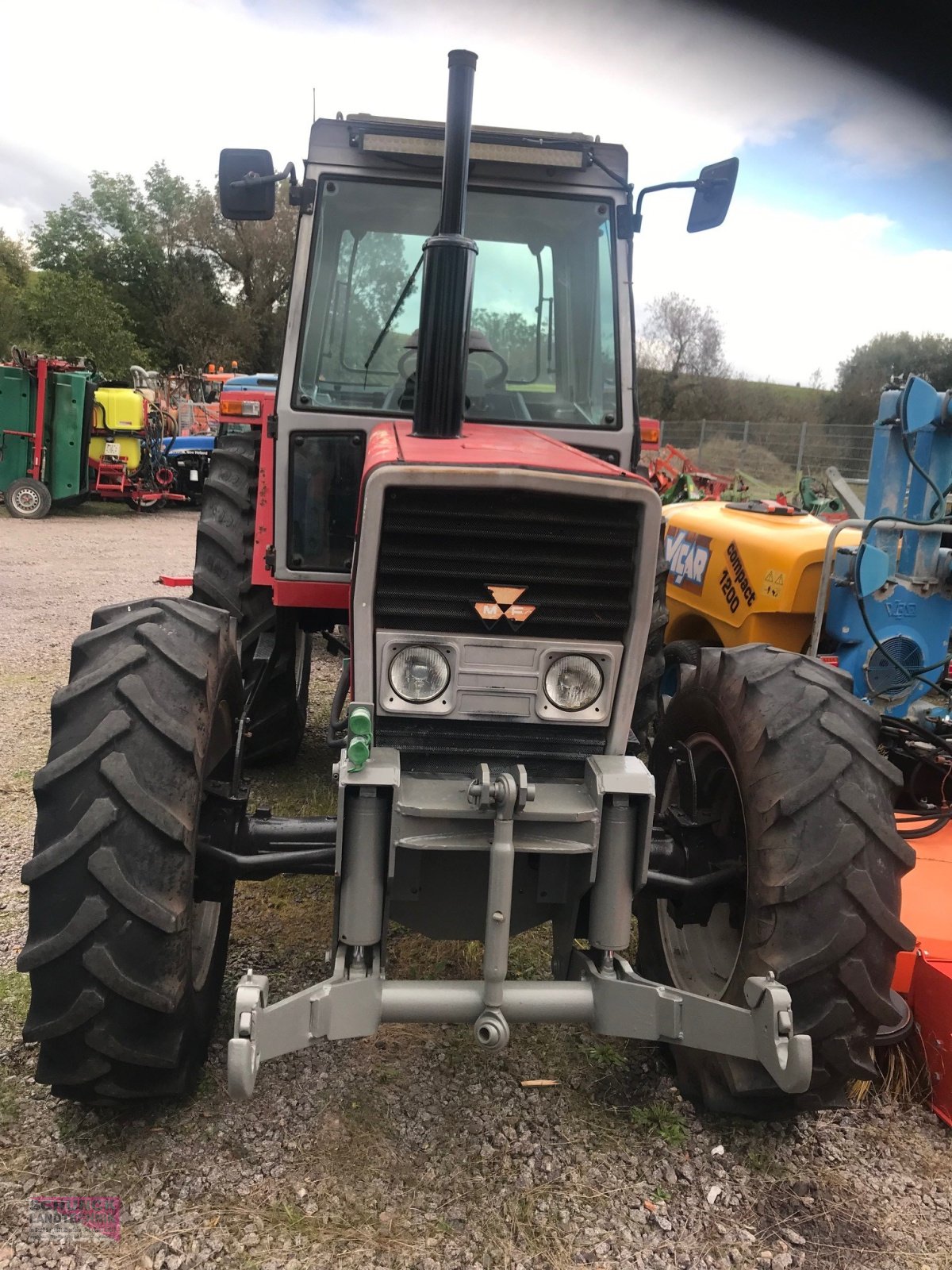 Traktor van het type MFMassey 1014, Gebrauchtmaschine in Ilbesheim (Foto 2)