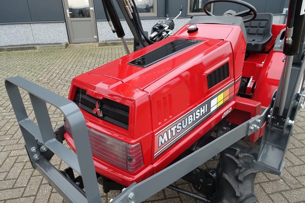 Traktor des Typs Mitsubishi MT16 4wd / 0422 Draaiuren / Januari aanbieding, Gebrauchtmaschine in Swifterband (Bild 5)