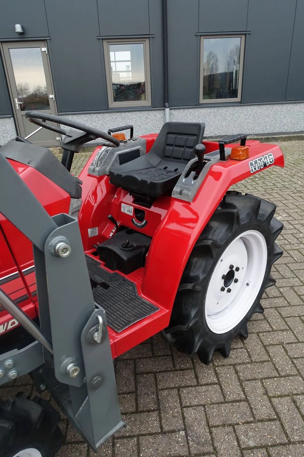 Traktor des Typs Mitsubishi MT16 4wd / 0422 Draaiuren / Januari aanbieding, Gebrauchtmaschine in Swifterband (Bild 10)