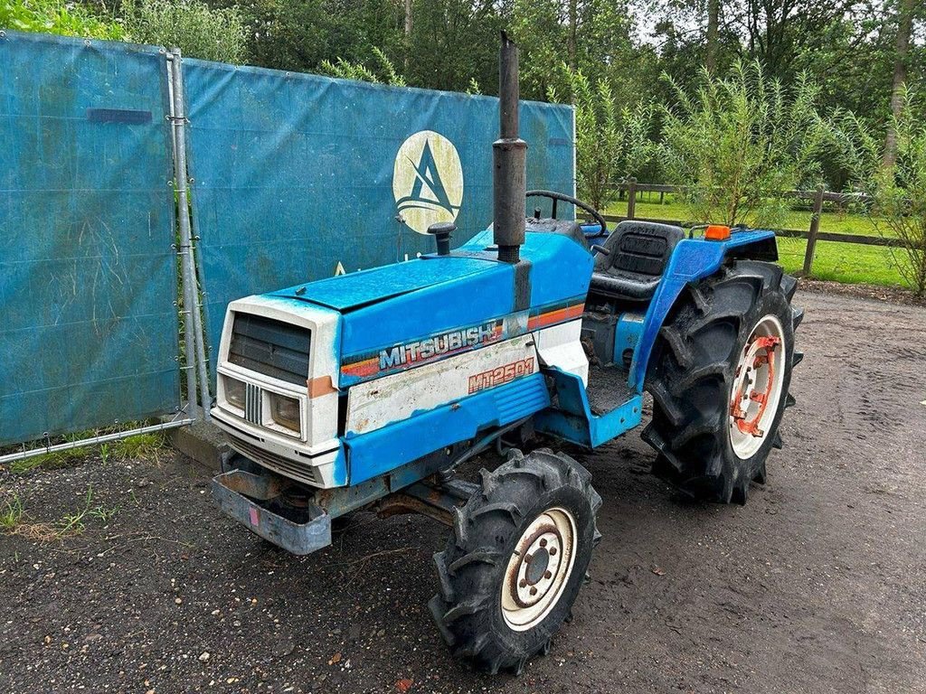 Traktor Türe ait Mitsubishi MT2501, Gebrauchtmaschine içinde Antwerpen (resim 8)