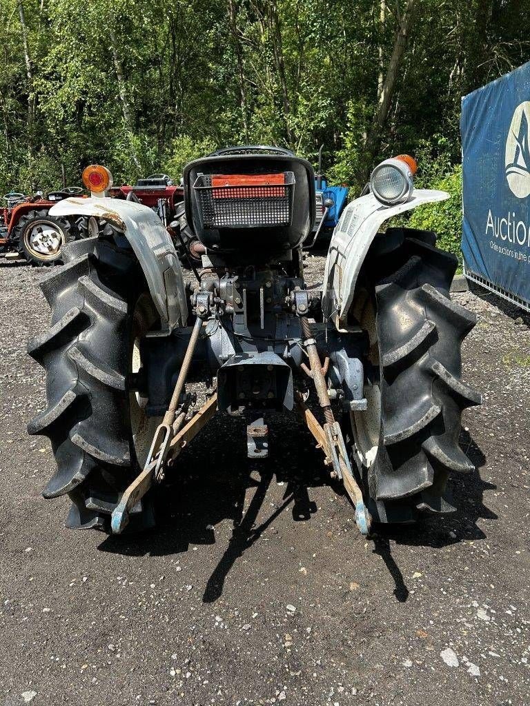 Traktor des Typs Mitsubishi ST2340D, Gebrauchtmaschine in Antwerpen (Bild 2)