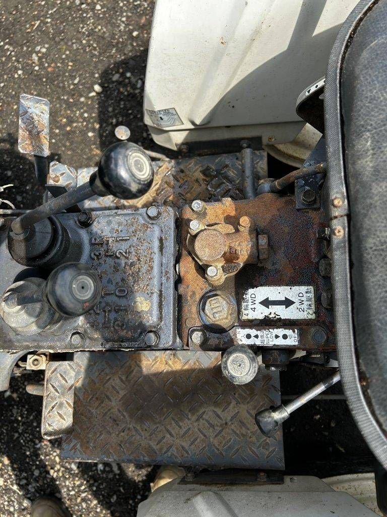 Traktor des Typs Mitsubishi ST2340D, Gebrauchtmaschine in Antwerpen (Bild 11)