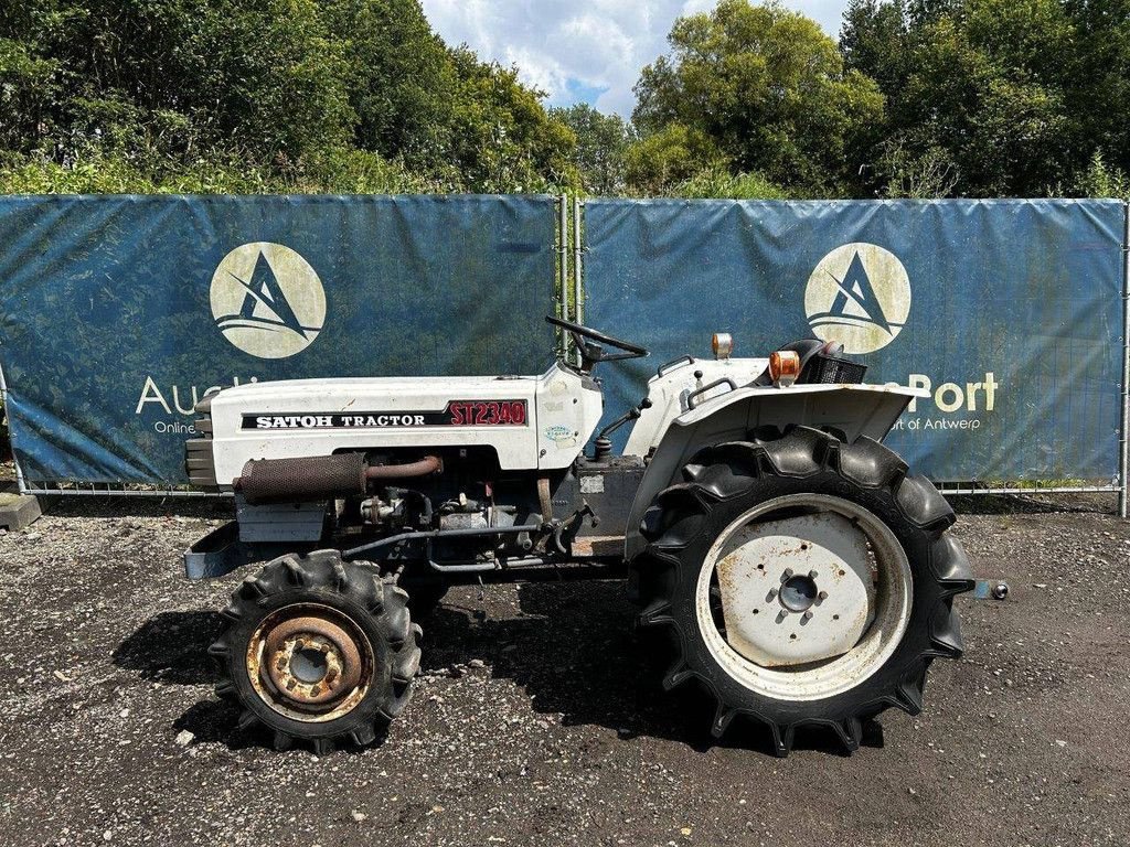 Traktor des Typs Mitsubishi ST2340D, Gebrauchtmaschine in Antwerpen (Bild 1)