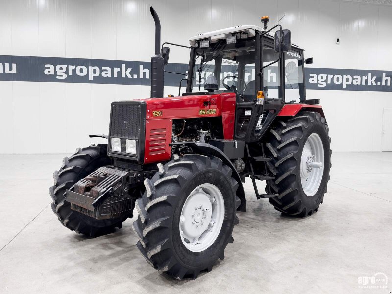 Traktor типа MTZ 1221, Gebrauchtmaschine в Csengele