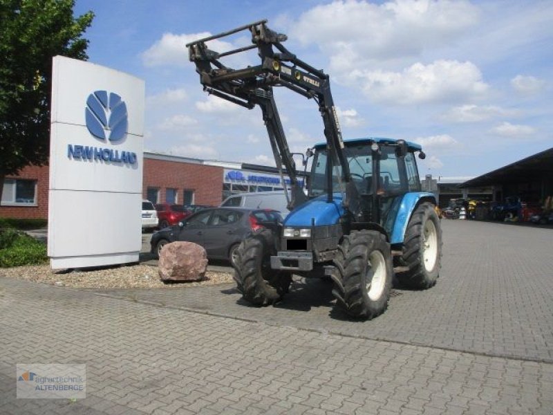 Traktor Türe ait New Holland 5635, Gebrauchtmaschine içinde Altenberge (resim 2)