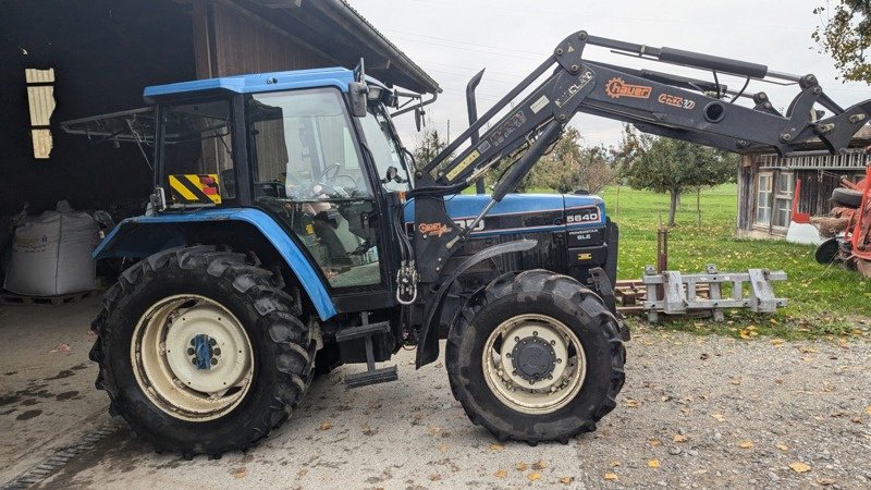 Traktor des Typs New Holland 5640 SLE, Gebrauchtmaschine in Rosshäusern (Bild 4)