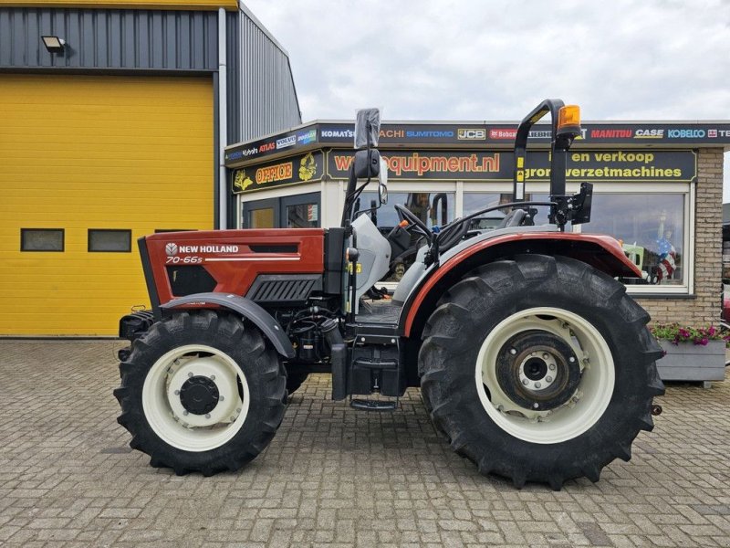 Traktor of the type New Holland 70-66S, Neumaschine in Krabbendijke (Picture 1)