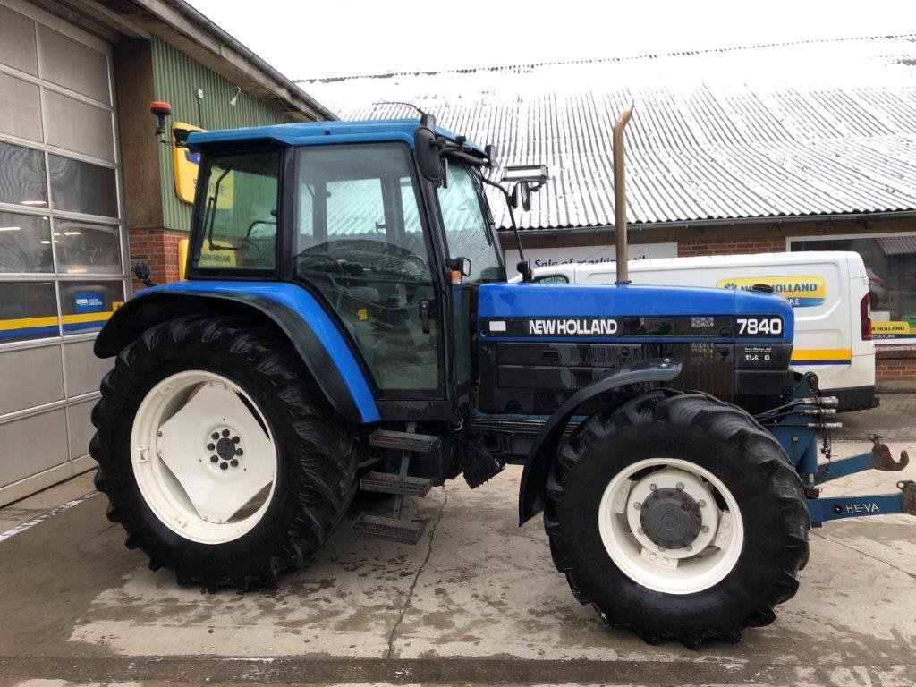 Traktor of the type New Holland 7840 SLE Med Turbo, Gebrauchtmaschine in Tinglev (Picture 6)