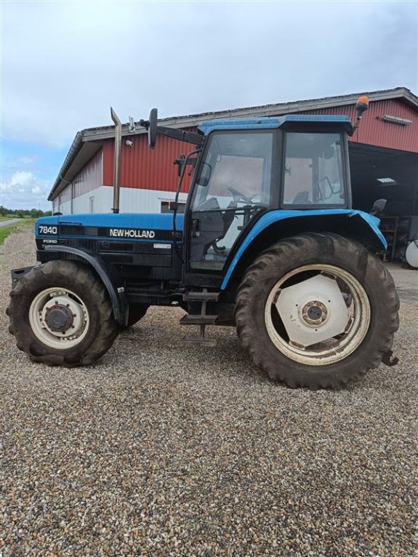 Traktor of the type New Holland 7840 SLE, Gebrauchtmaschine in Ejstrupholm (Picture 2)