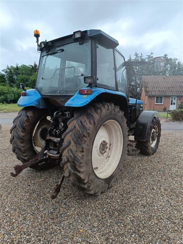 Traktor des Typs New Holland 7840 SLE, Gebrauchtmaschine in Ejstrupholm (Bild 4)