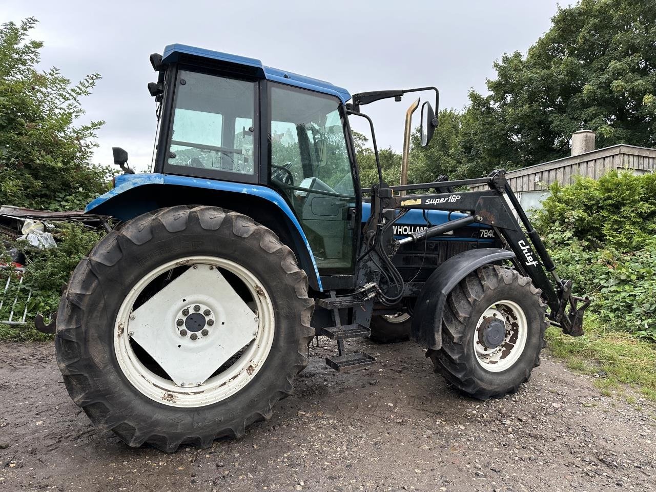 Traktor des Typs New Holland 7840 SLE, Gebrauchtmaschine in Hadsten (Bild 2)