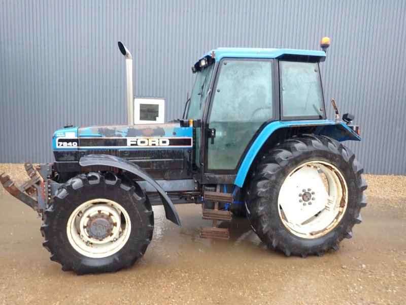 Traktor des Typs New Holland 7840, Gebrauchtmaschine in Viborg