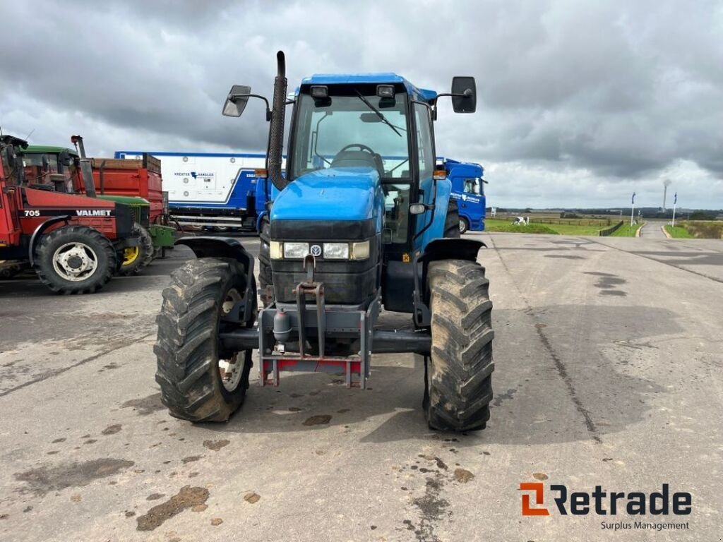 Traktor Türe ait New Holland 8160, Gebrauchtmaschine içinde Rødovre (resim 2)