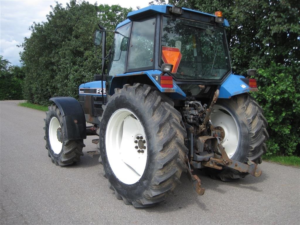 Traktor of the type New Holland 8240 SLE, Gebrauchtmaschine in Hammel (Picture 3)