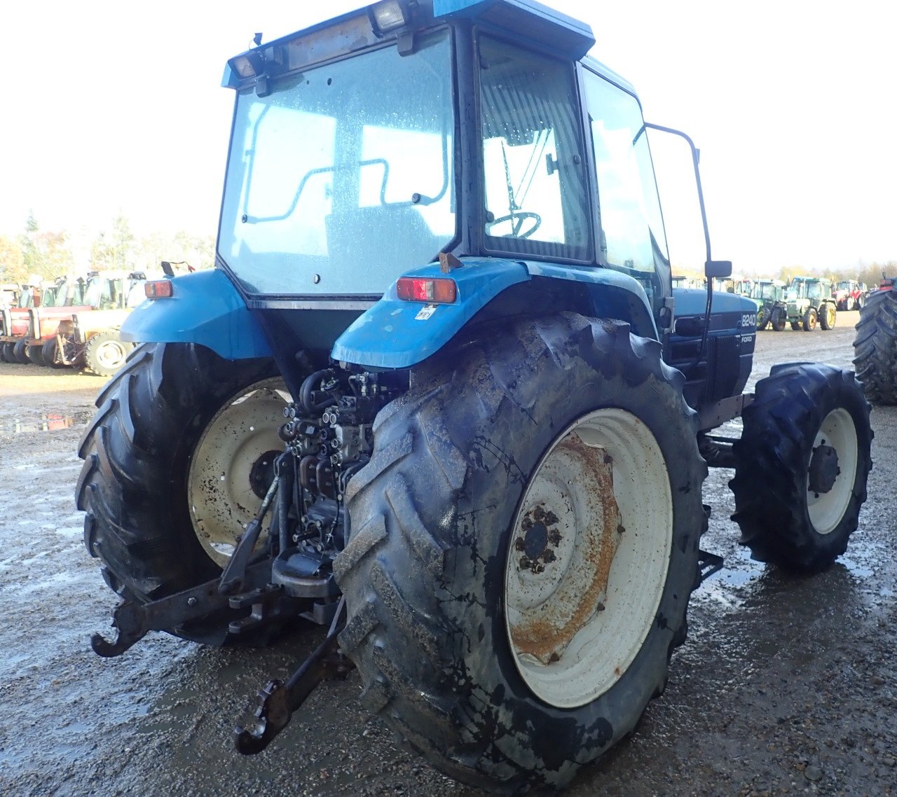 Traktor tip New Holland 8240, Gebrauchtmaschine in Viborg (Poză 5)