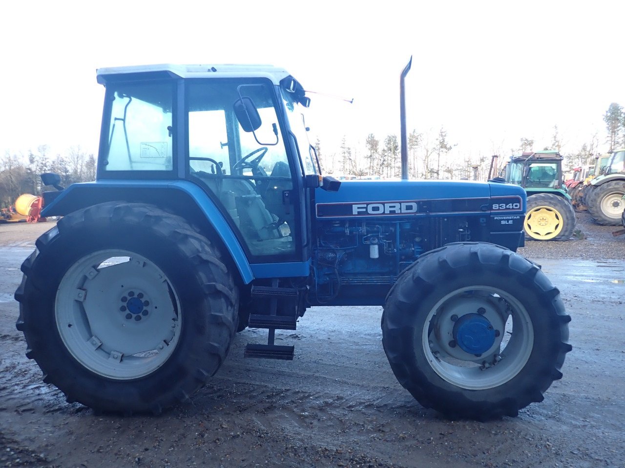 Traktor du type New Holland 8340, Gebrauchtmaschine en Viborg (Photo 4)