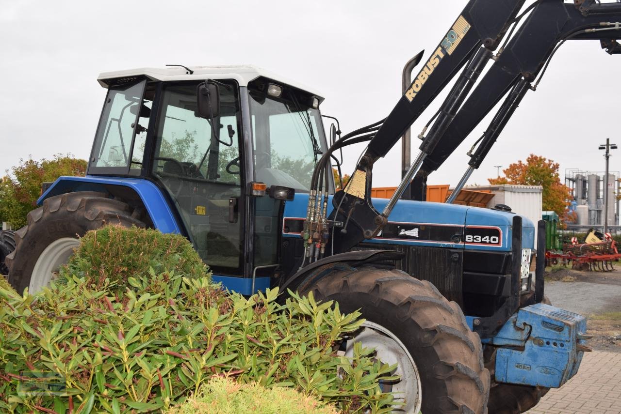 Traktor Türe ait New Holland 8340, Gebrauchtmaschine içinde Oyten (resim 2)