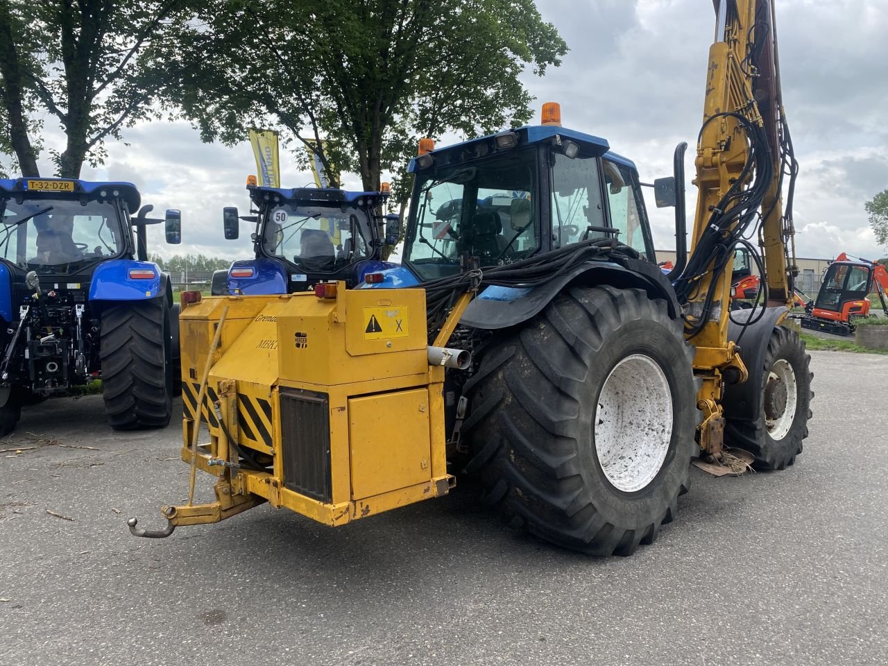 Traktor Türe ait New Holland 8360, Gebrauchtmaschine içinde Heerenveen (resim 4)