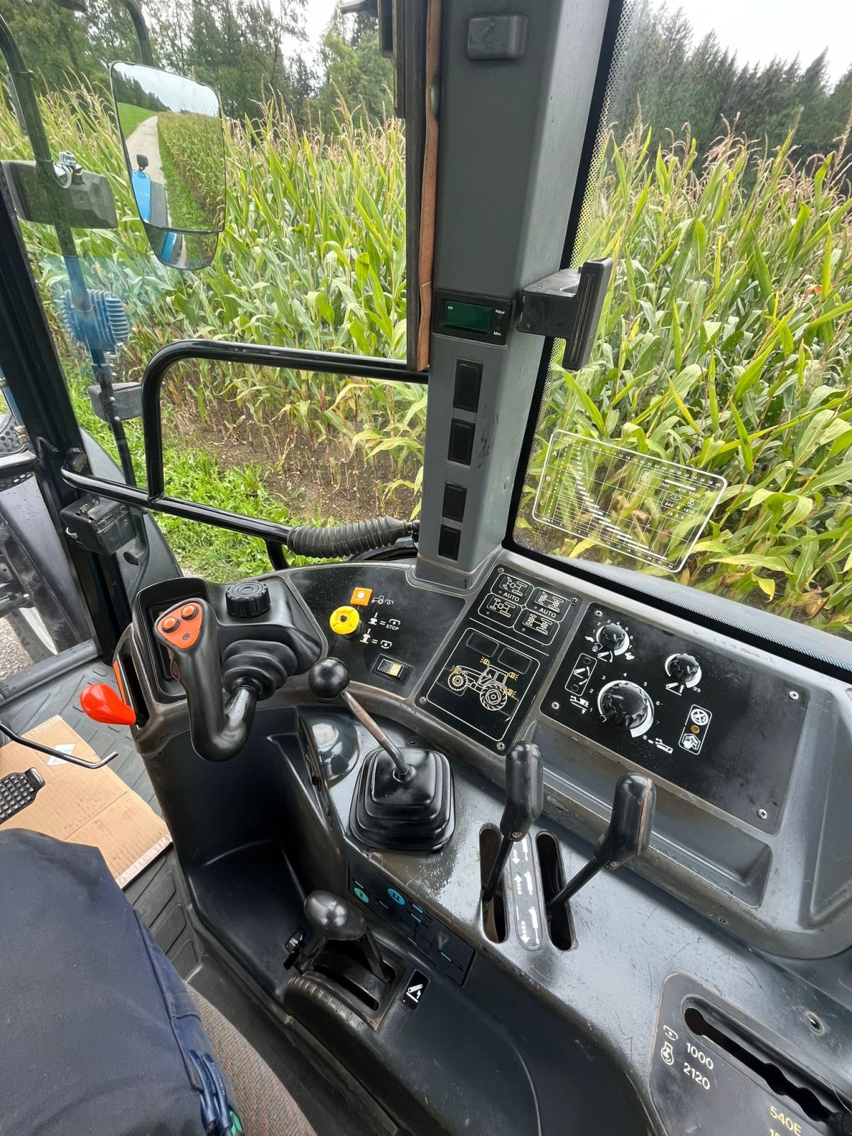 Traktor van het type New Holland 8360, Gebrauchtmaschine in Obing (Foto 23)