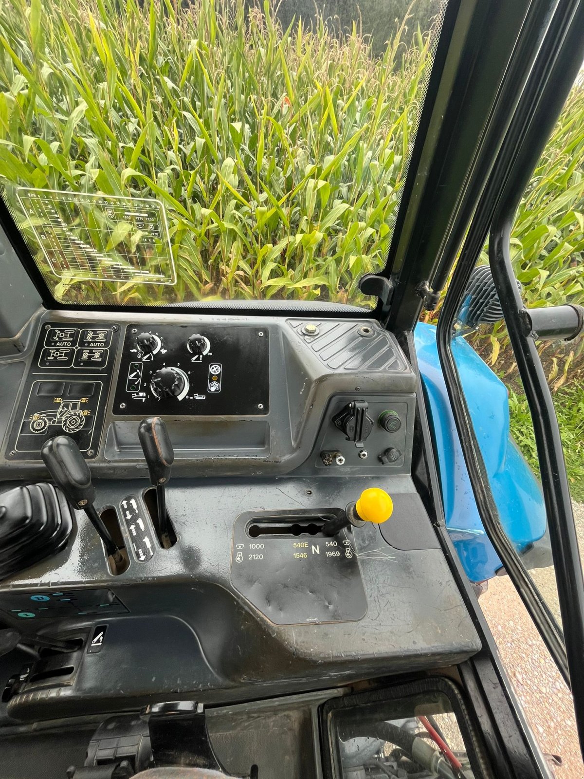 Traktor des Typs New Holland 8360, Gebrauchtmaschine in Obing (Bild 24)