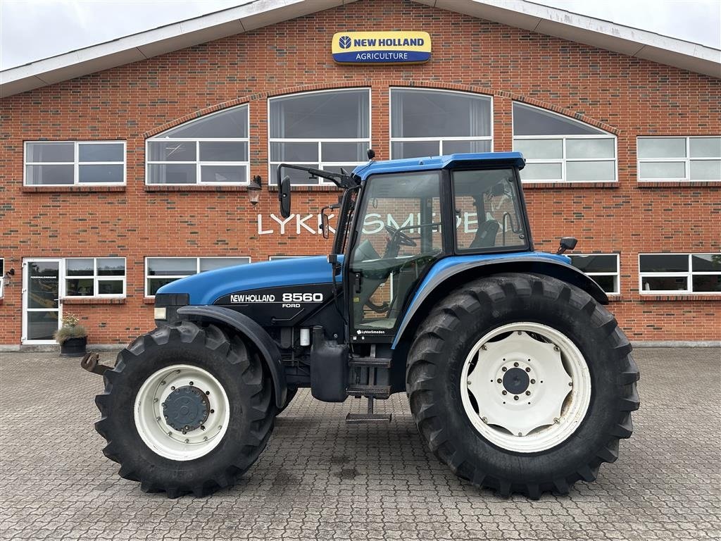 Traktor van het type New Holland 8560, Gebrauchtmaschine in Gjerlev J. (Foto 1)