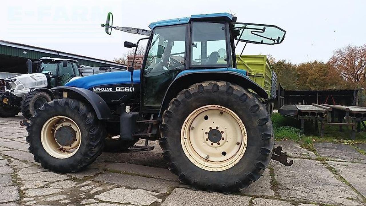 Traktor van het type New Holland 8560, Gebrauchtmaschine in MARLOW (Foto 1)