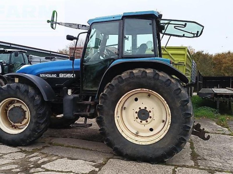 Traktor типа New Holland 8560, Gebrauchtmaschine в MARLOW (Фотография 1)