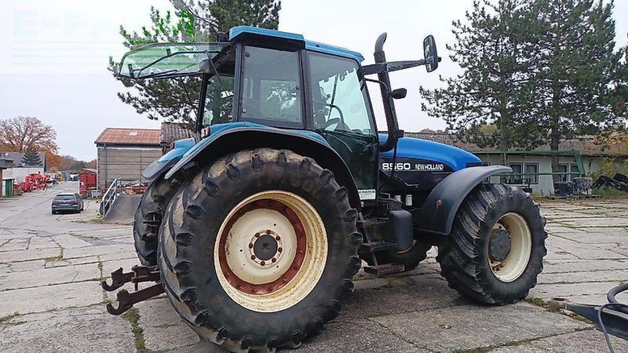 Traktor des Typs New Holland 8560, Gebrauchtmaschine in MARLOW (Bild 3)