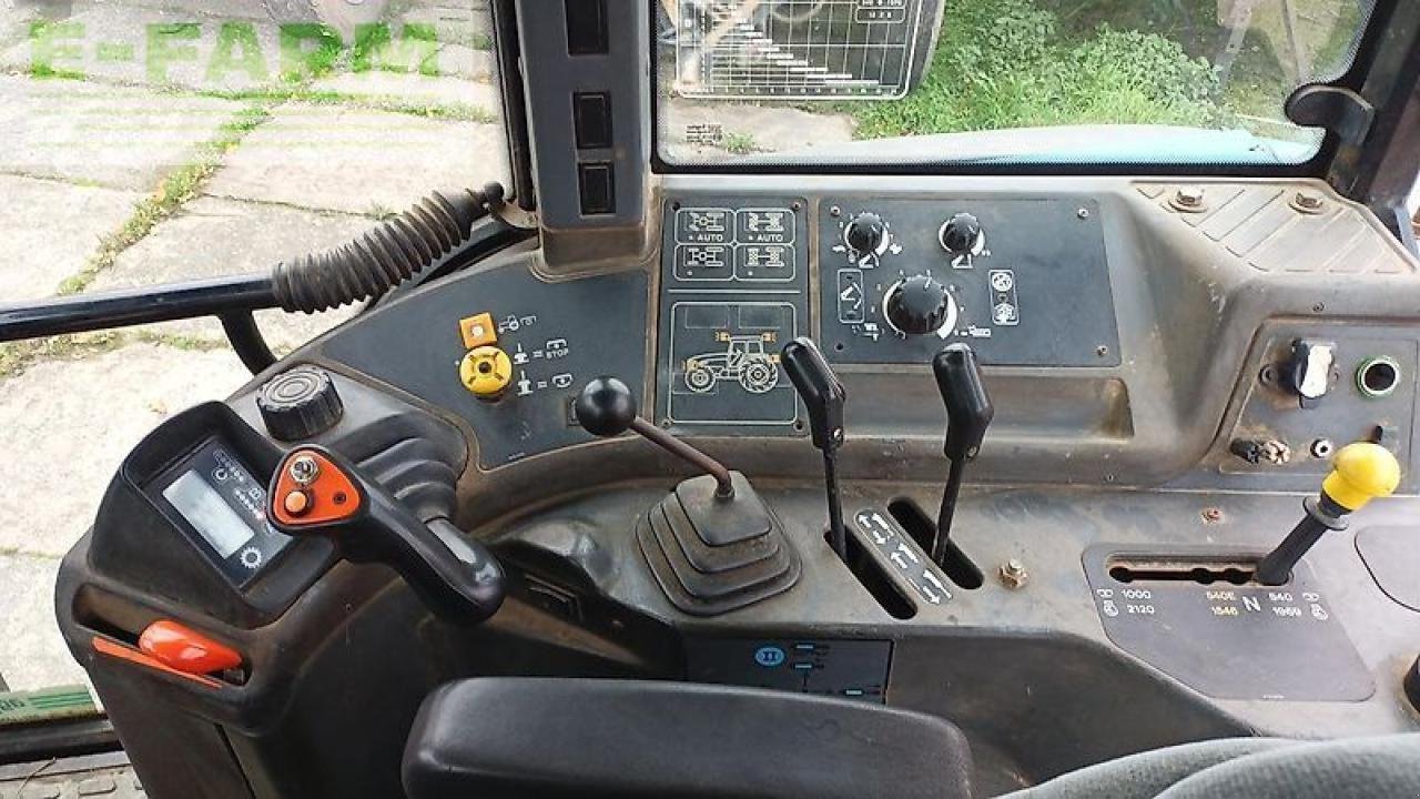 Traktor tip New Holland 8560, Gebrauchtmaschine in MARLOW (Poză 9)