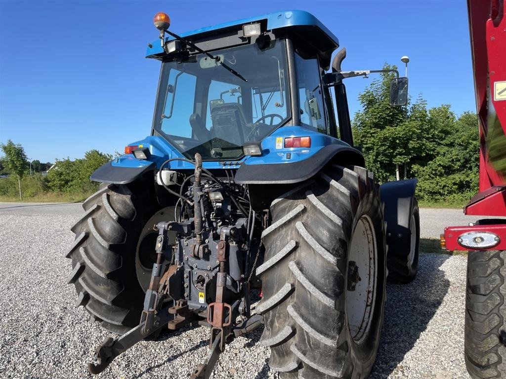 Traktor du type New Holland 8670 SuperSteer og frontlift, Gebrauchtmaschine en Hadsten (Photo 4)