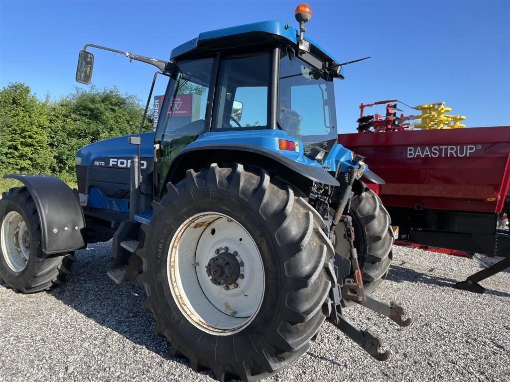 Traktor du type New Holland 8670 SuperSteer og frontlift, Gebrauchtmaschine en Hadsten (Photo 2)