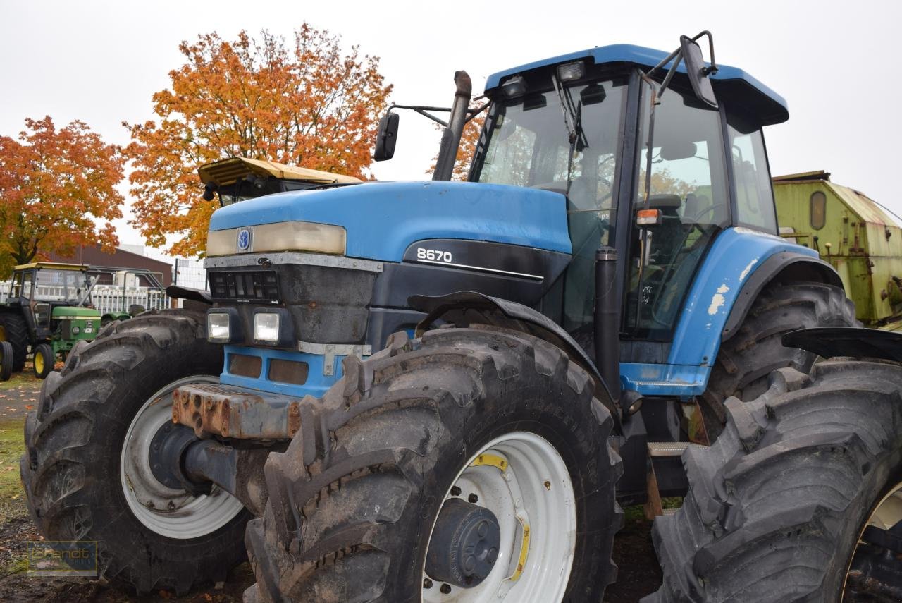 Traktor des Typs New Holland 8670, Gebrauchtmaschine in Oyten (Bild 3)