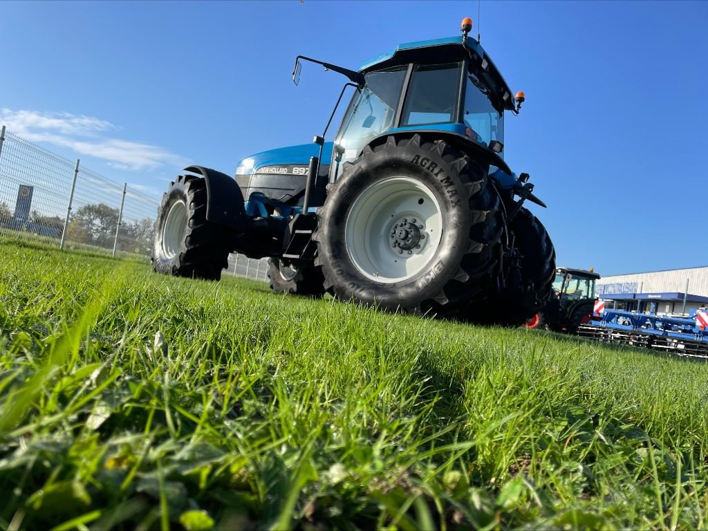 Traktor des Typs New Holland 8970, Gebrauchtmaschine in Montauban (Bild 7)