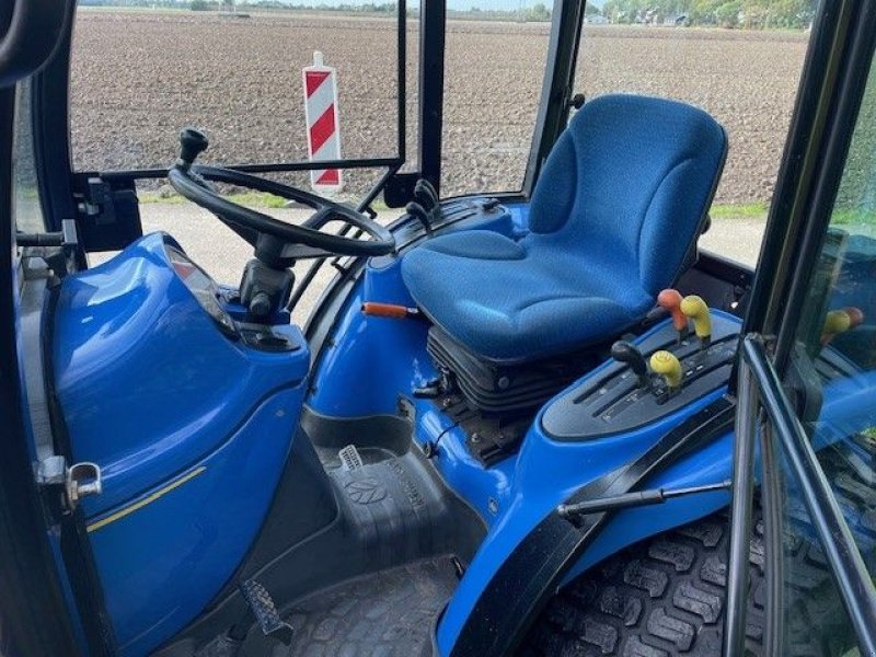 Traktor van het type New Holland Boomer 2035 hst, Gebrauchtmaschine in Klaaswaal (Foto 5)