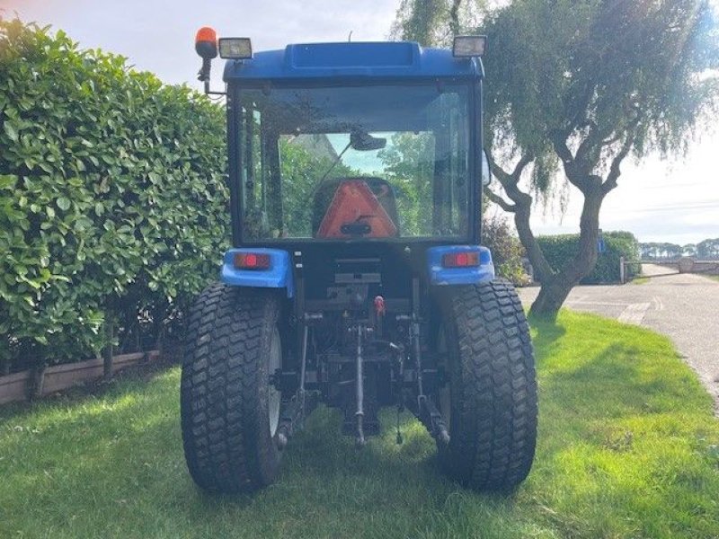 Traktor of the type New Holland Boomer 2035 hst, Gebrauchtmaschine in Klaaswaal (Picture 4)