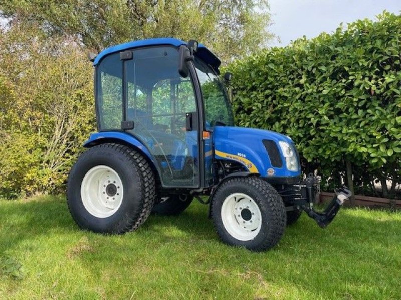 Traktor van het type New Holland Boomer 2035 hst, Gebrauchtmaschine in Klaaswaal