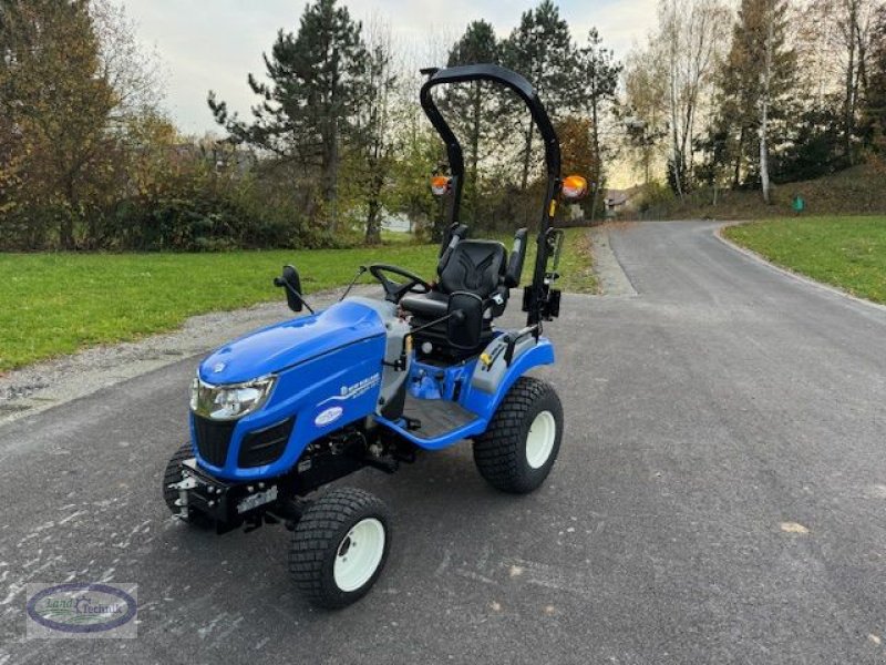 Traktor of the type New Holland Boomer 25 C, Neumaschine in Münzkirchen (Picture 2)