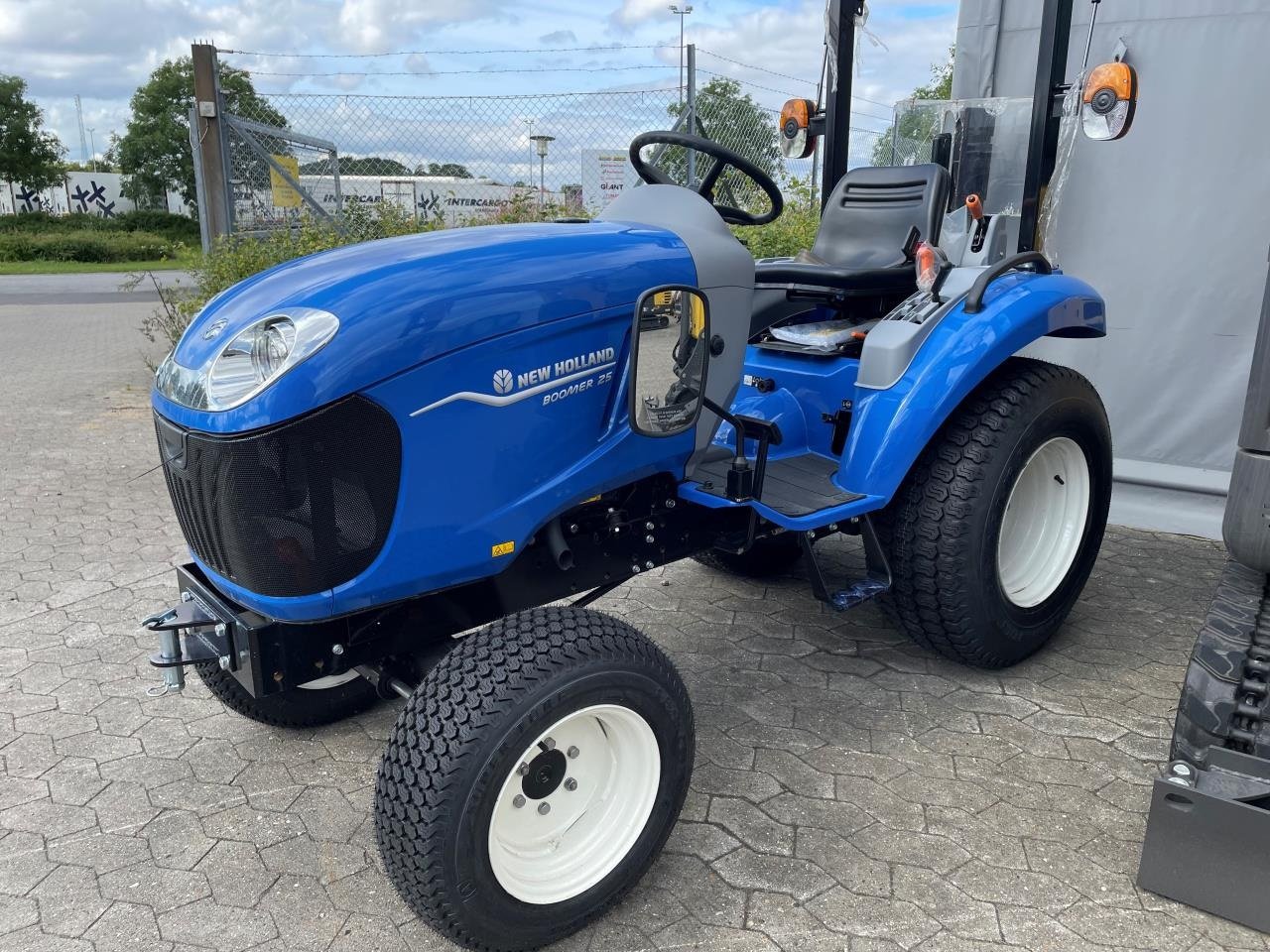 Traktor des Typs New Holland BOOMER 25 ROPS ST. V, Gebrauchtmaschine in Hadsten (Bild 1)