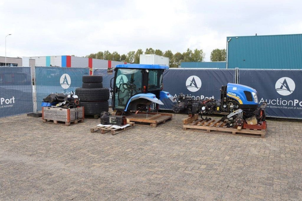 Traktor des Typs New Holland Boomer 3050, Gebrauchtmaschine in Antwerpen (Bild 3)