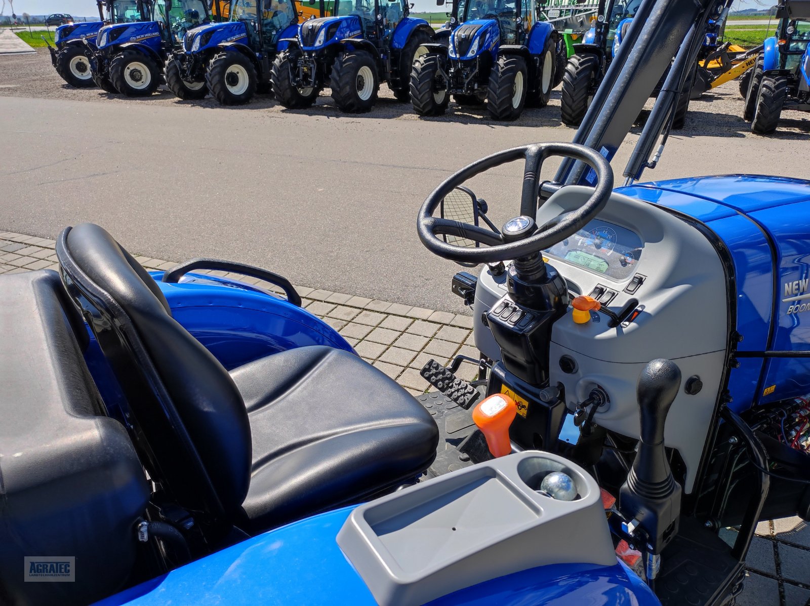 Traktor типа New Holland Boomer 50 HST, Neumaschine в Salching bei Straubing (Фотография 11)