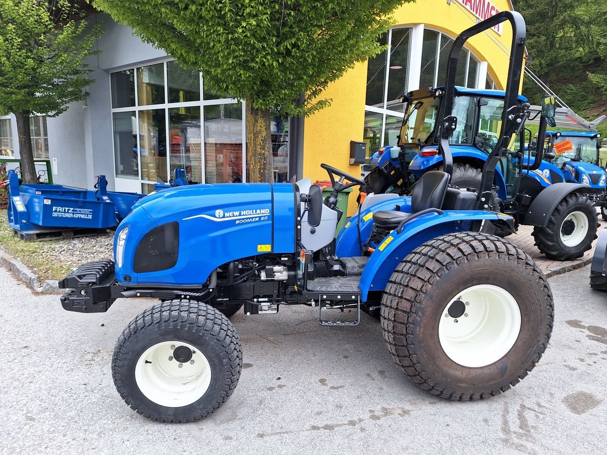 Traktor van het type New Holland Boomer 50, Neumaschine in Burgkirchen (Foto 4)