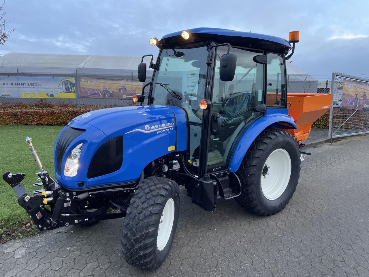 Traktor tipa New Holland BOOMER 55 CAB STG.V, Gebrauchtmaschine u Hadsten (Slika 1)