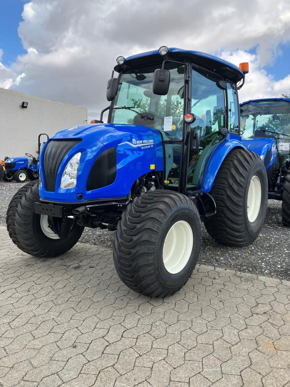 Traktor of the type New Holland BOOMER 55 CAB STG.V, Gebrauchtmaschine in Hadsten (Picture 1)