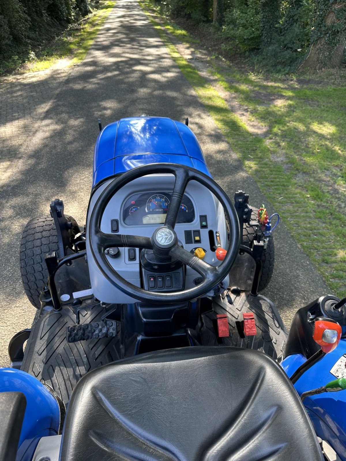 Traktor of the type New Holland Boomer 55, Gebrauchtmaschine in Rossum (Picture 11)