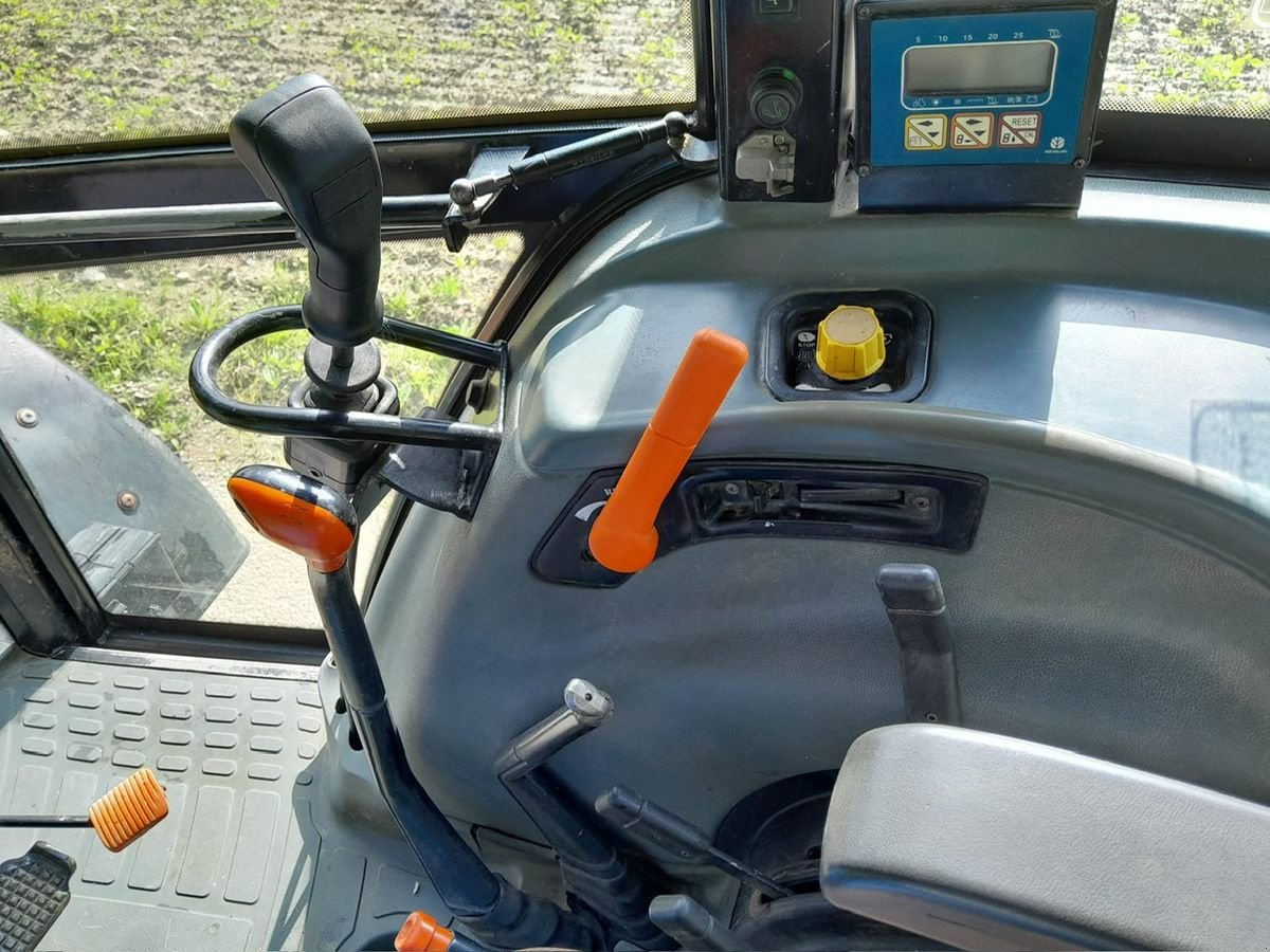 Traktor du type New Holland L 85 DT / 6635 De Luxe, Gebrauchtmaschine en Burgkirchen (Photo 12)